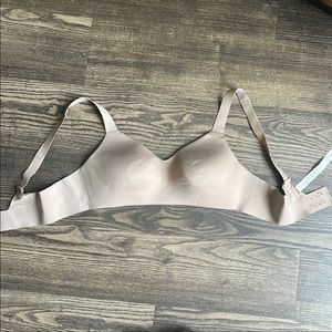 Lululemon hold true nude 36b bra